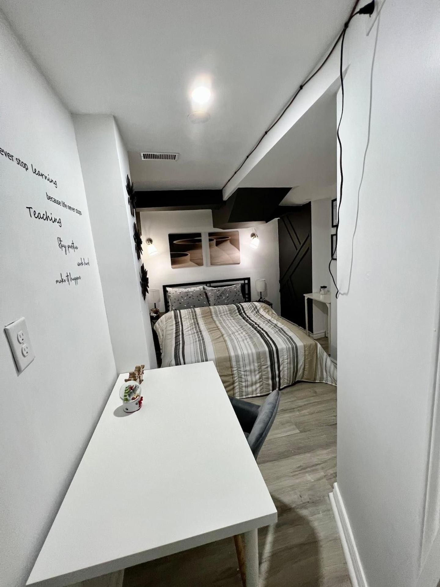 K9 Room Near Airport Mississauga Exterior photo