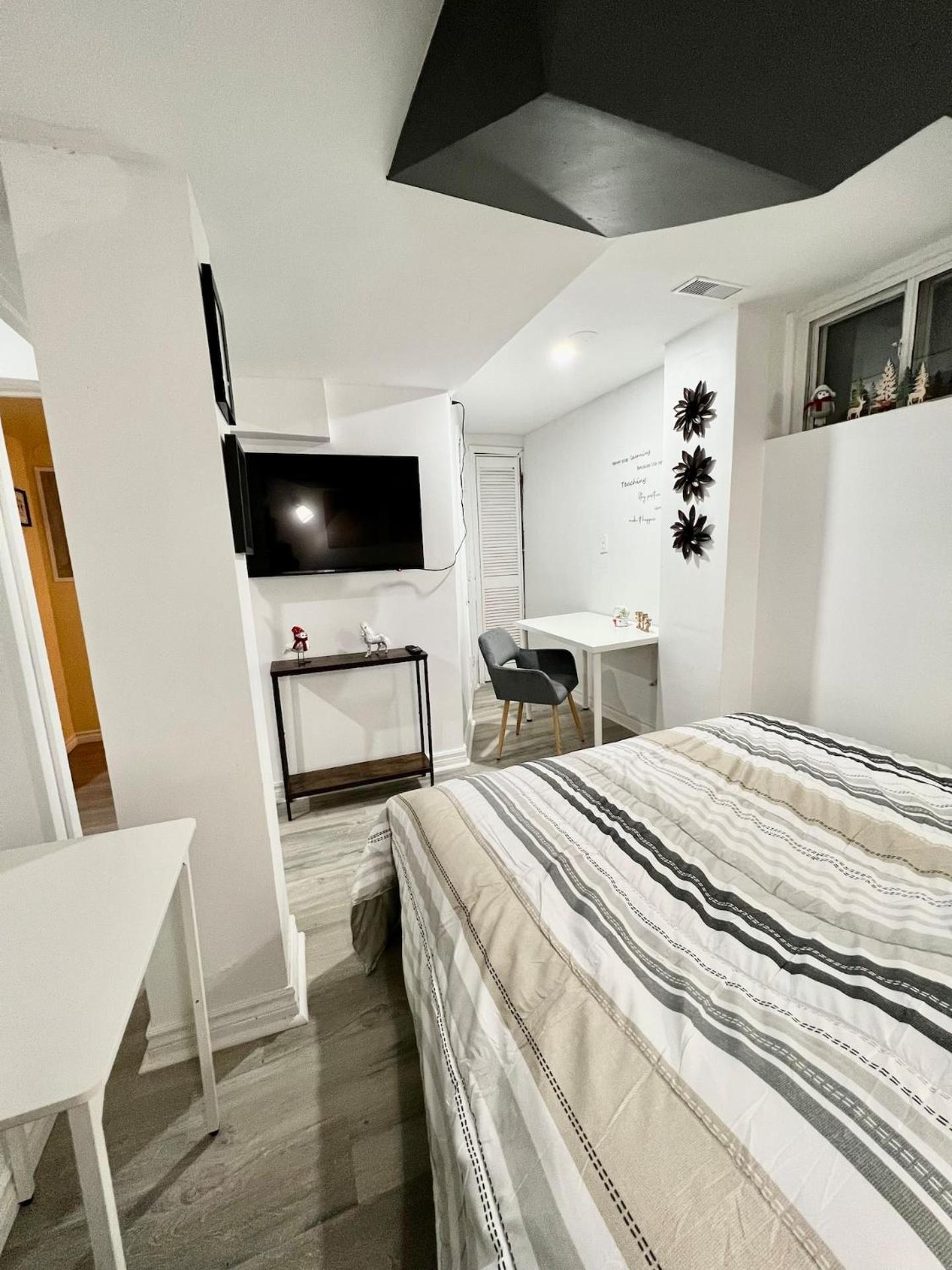 K9 Room Near Airport Mississauga Exterior photo